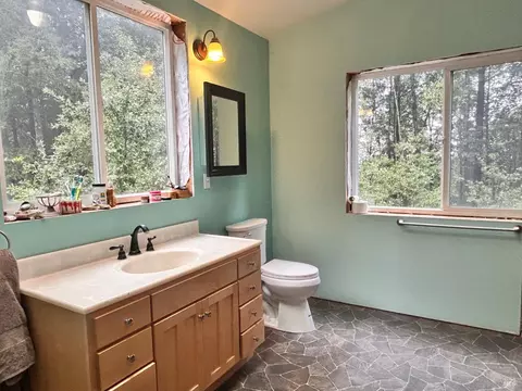 Bath - 29281 Timberline Rd, Willits, CA 95490 photo 2 of 3