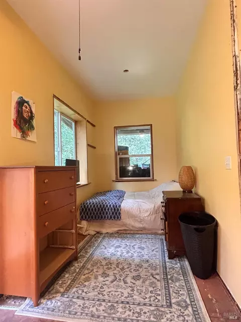Bedroom - 29281 Timberline Rd, Willits, CA 95490 photo 4 of 5