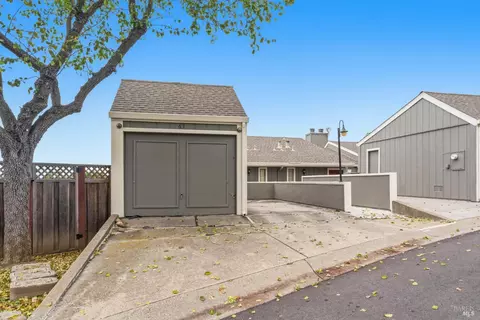 61 Anair Way, Oakland, CA 94605