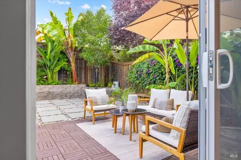 Exterior - 1433 Birdie Dr, Windsor, CA 95492 photo 4 of 9