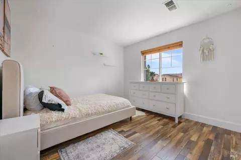 Bedroom - 1433 Birdie Dr, Windsor, CA 95492 photo 3 of 4