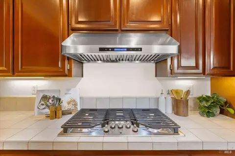 Kitchen - 1433 Birdie Dr, Windsor, CA 95492 photo 3 of 3