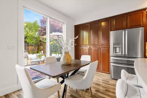 Dining - 1433 Birdie Dr, Windsor, CA 95492 photo 3 of 3