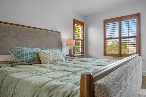 Bedroom - 1433 Birdie Dr, Windsor, CA 95492 photo 2 of 4