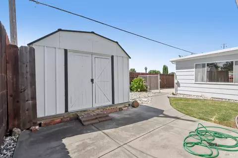 Exterior - 331 E Pacific Ave, Fairfield, CA 94533 photo 7 of 9