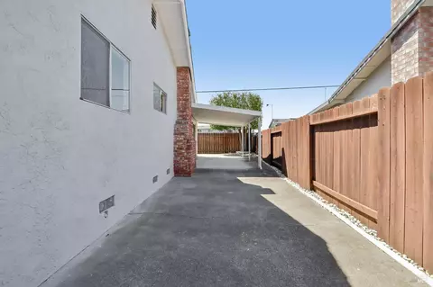 Exterior - 331 E Pacific Ave, Fairfield, CA 94533 photo 3 of 9