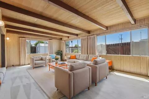 Living - 331 E Pacific Ave, Fairfield, CA 94533 photo 3 of 16