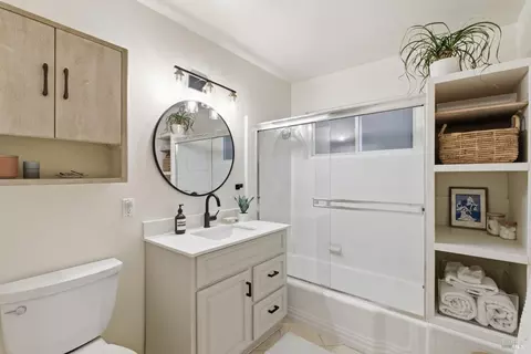 Bath - 156 Florence Ave, Mill Valley, CA 94941 photo 2 of 2