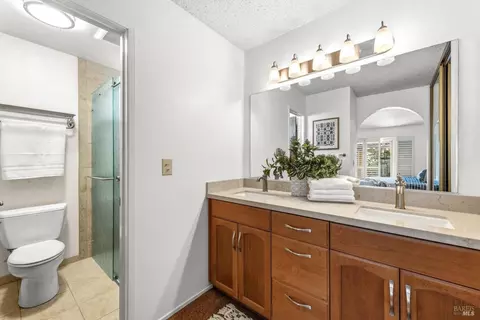 Bath - 3012 Chestnut Ct, Fairfield, CA 94533 photo 1 of 4
