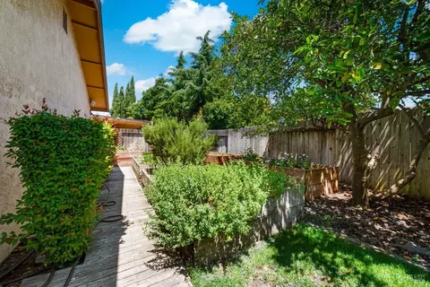 Exterior - 3012 Chestnut Ct, Fairfield, CA 94533 photo 13 of 21