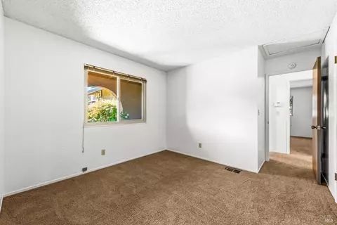 Bedroom - 3012 Chestnut Ct, Fairfield, CA 94533 photo 5 of 9