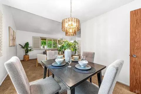 Dining - 3012 Chestnut Ct, Fairfield, CA 94533 photo 2 of 3
