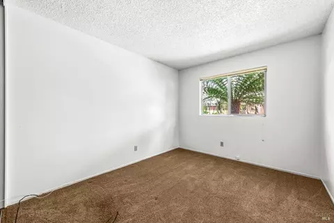 Bedroom - 3012 Chestnut Ct, Fairfield, CA 94533 photo 6 of 9
