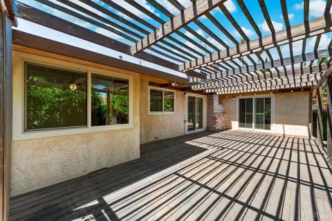 Exterior - 3012 Chestnut Ct, Fairfield, CA 94533 photo 8 of 21