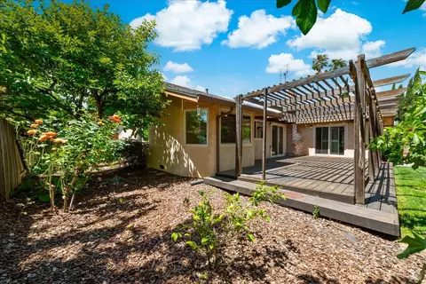 Exterior - 3012 Chestnut Ct, Fairfield, CA 94533 photo 7 of 21