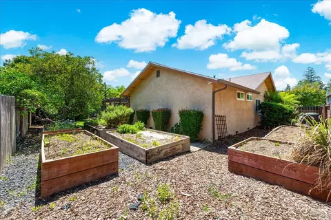 Exterior - 3012 Chestnut Ct, Fairfield, CA 94533 photo 14 of 21