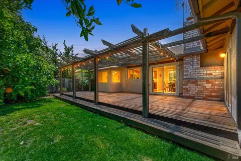 Exterior - 3012 Chestnut Ct, Fairfield, CA 94533 photo 6 of 21