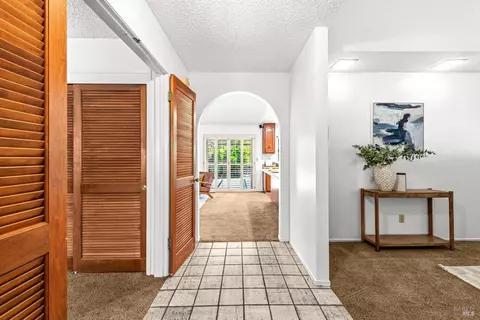 Entry Way - 3012 Chestnut Ct, Fairfield, CA 94533 photo 2 of 3