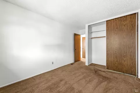 Bedroom - 3012 Chestnut Ct, Fairfield, CA 94533 photo 7 of 9