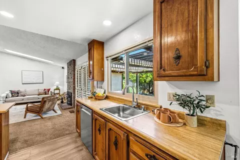 Kitchen - 3012 Chestnut Ct, Fairfield, CA 94533 photo 7 of 9