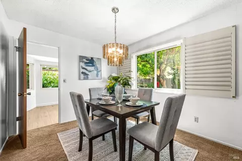 Dining - 3012 Chestnut Ct, Fairfield, CA 94533 photo 3 of 3