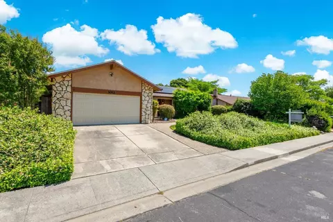Exterior - 3012 Chestnut Ct, Fairfield, CA 94533 photo 2 of 21