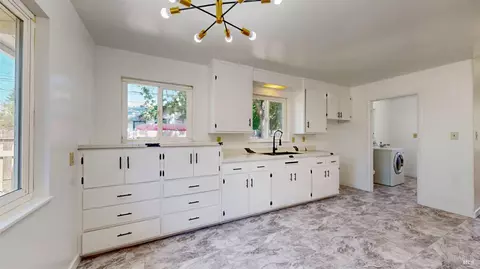592 South Ave, Santa Rosa, CA 95407