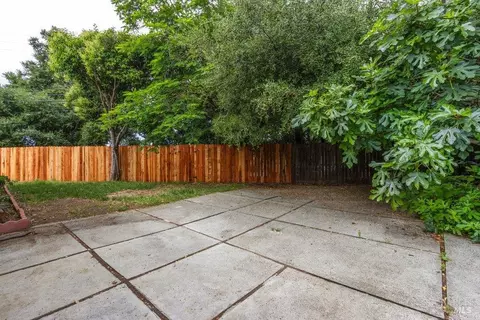 Exterior - 104 Wedgewood Ct, Vallejo, CA 94591 photo 8 of 11