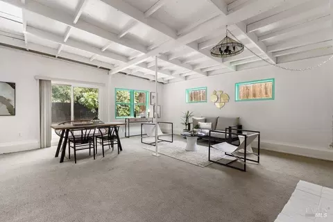 Living - 104 Wedgewood Ct, Vallejo, CA 94591 photo 1 of 2