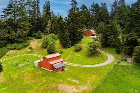 6483 Rohnerville Rd, Hydesville, CA 95547