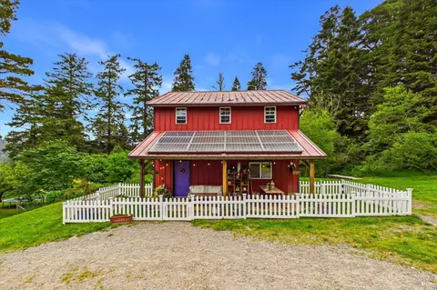 Exterior - 6483 Rohnerville Rd, Hydesville, CA 95547 photo 6 of 21
