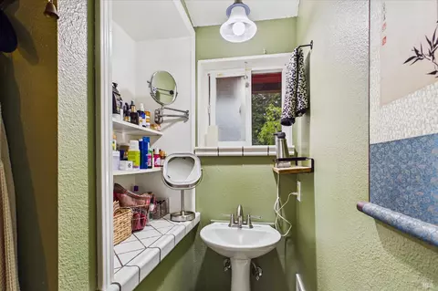 Bath - 6483 Rohnerville Rd, Hydesville, CA 95547 photo 1 of 3