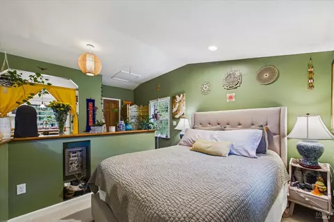 Bedroom - 6483 Rohnerville Rd, Hydesville, CA 95547 photo 6 of 7