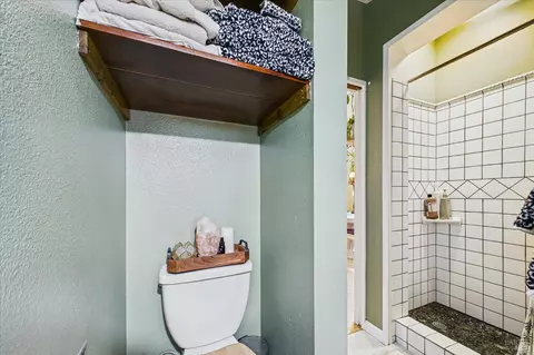 Bath - 6483 Rohnerville Rd, Hydesville, CA 95547 photo 3 of 3