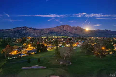 7211 Oakmont Dr, Santa Rosa, CA 95409