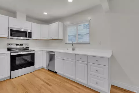 Kitchen - 2506 Ramsay Way, Fairfield, CA 94534 photo 2 of 2