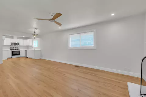 Living - 2506 Ramsay Way, Fairfield, CA 94534 photo 4 of 6