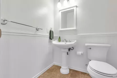 Bath - 2506 Ramsay Way, Fairfield, CA 94534 photo 1 of 4