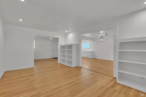 Living - 2506 Ramsay Way, Fairfield, CA 94534 photo 2 of 6