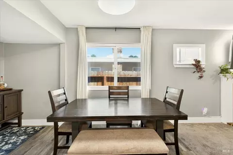 Dining - 366 Trinity Dr, Vacaville, CA 95687 photo 4 of 4