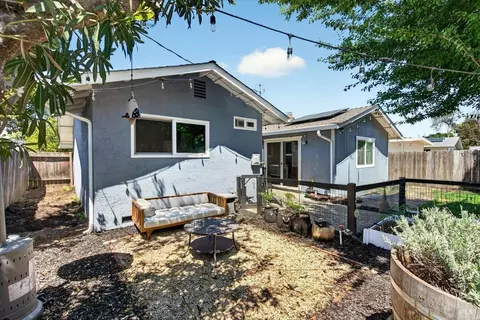 Exterior - 366 Trinity Dr, Vacaville, CA 95687 photo 9 of 10