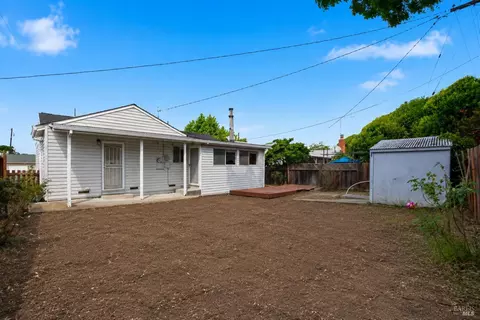 Exterior - 2408 Alameda St, Vallejo, CA 94590 photo 5 of 6