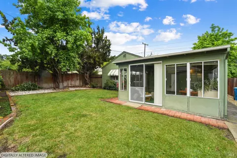 Exterior - 638 Oakwood Ave, Vallejo, CA 94591 photo 9 of 11