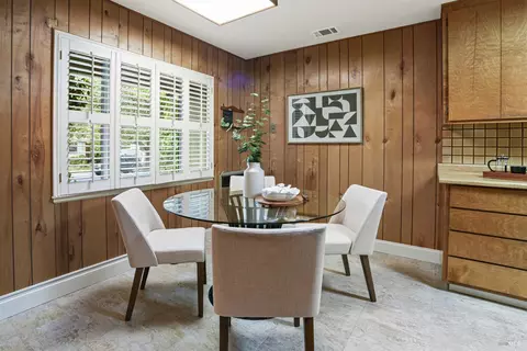 Dining - 638 Oakwood Ave, Vallejo, CA 94591 photo 2 of 3