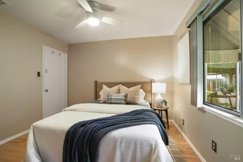 Bedroom - 638 Oakwood Ave, Vallejo, CA 94591 photo 5 of 7