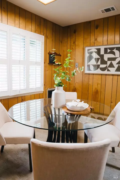 Dining - 638 Oakwood Ave, Vallejo, CA 94591 photo 1 of 3