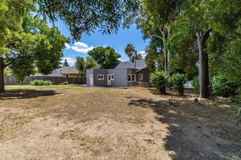 Exterior - 445 E H St, Benicia, CA 94510 photo 6 of 11