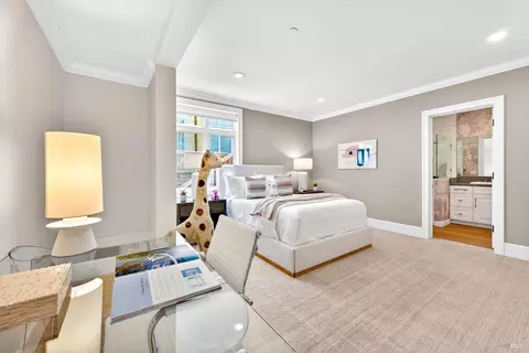 Bedroom - 98 Harrison Ave, Sausalito, CA 94965 photo 2 of 2