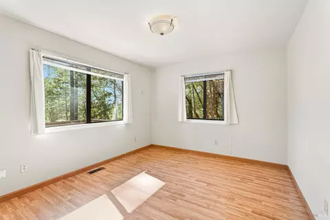 Bedroom - 1615 Buckeye Rd, Willits, CA 95490 photo 3 of 4