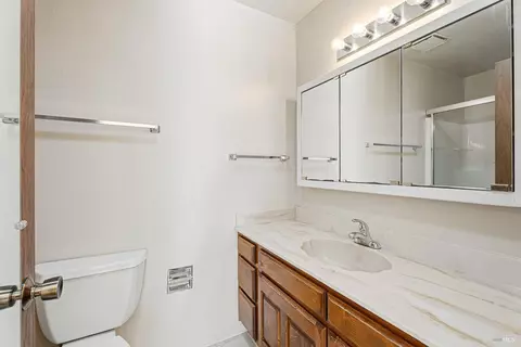 Bath - 1615 Buckeye Rd, Willits, CA 95490 photo 1 of 2